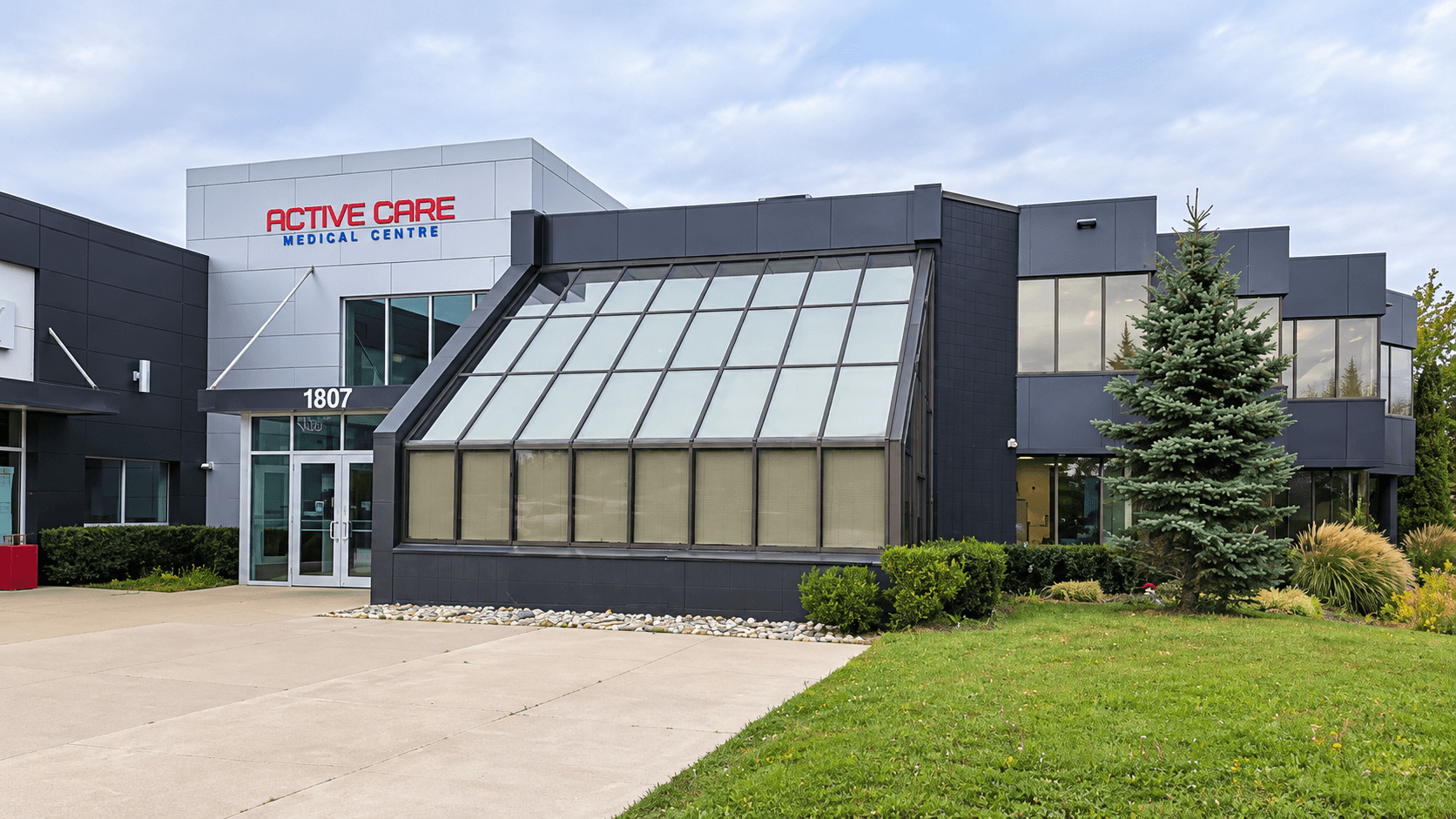 The building where Omnicare Dental Centre is located in London, Ontario