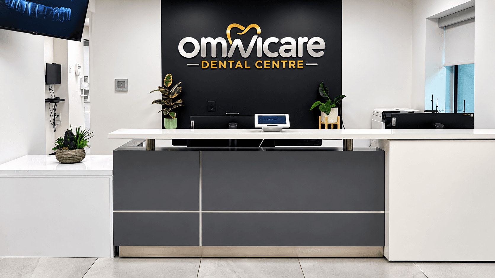 The front desk and sign at Omnicare Dental Centre in London, Ontario